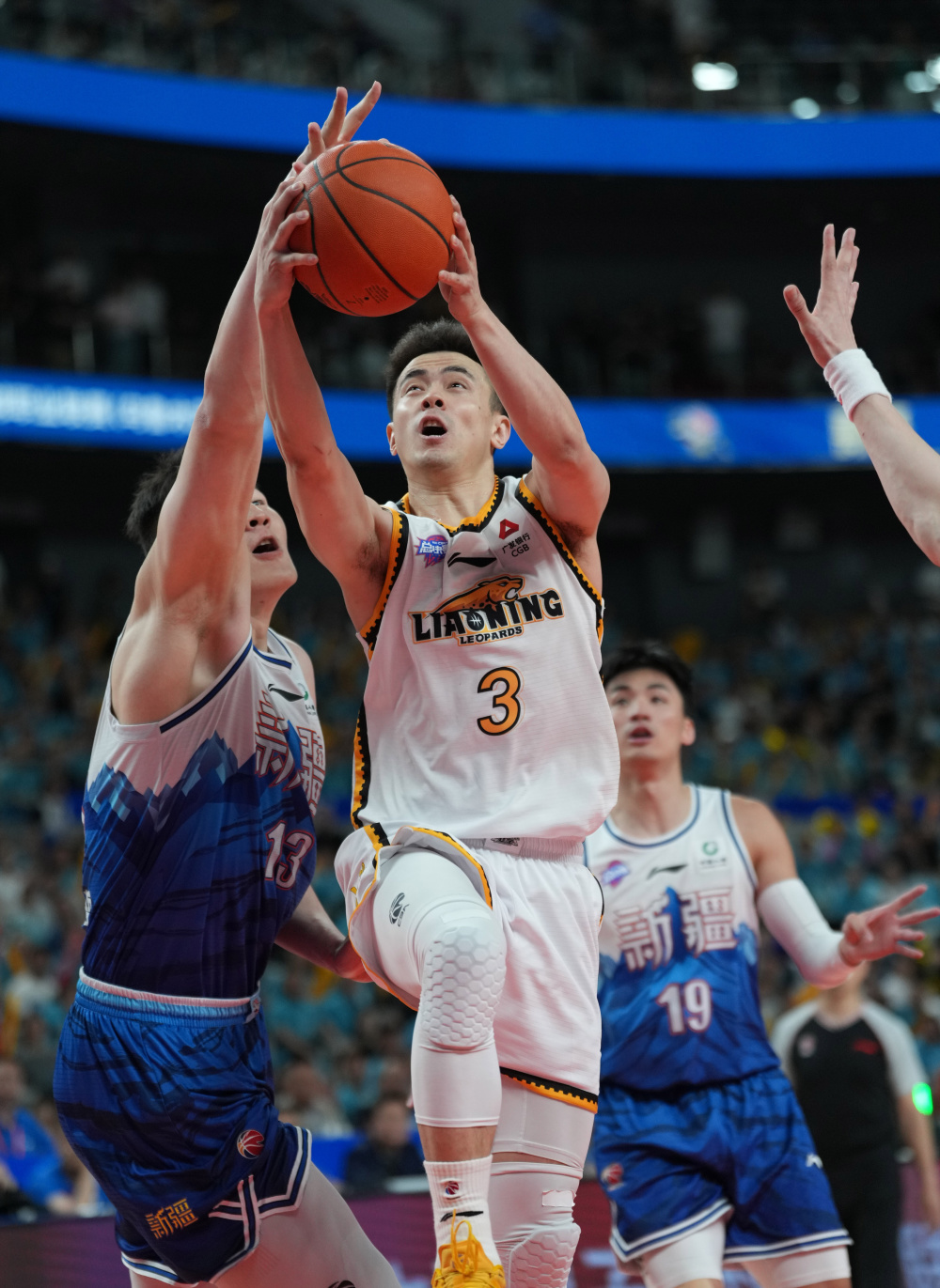 包含CBA常规赛集结日走向成谜，辽宁本钢止住颓势，信心回归，医务组通报恢复的词条-爱游戏